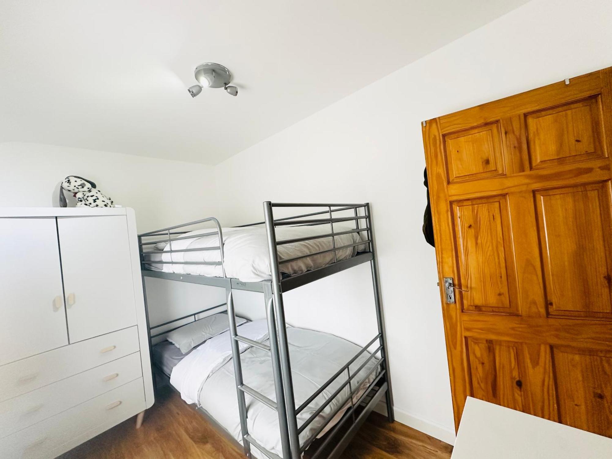 Beautiful Home In London With Easy Access To Central London Sutton  Eksteriør bilde