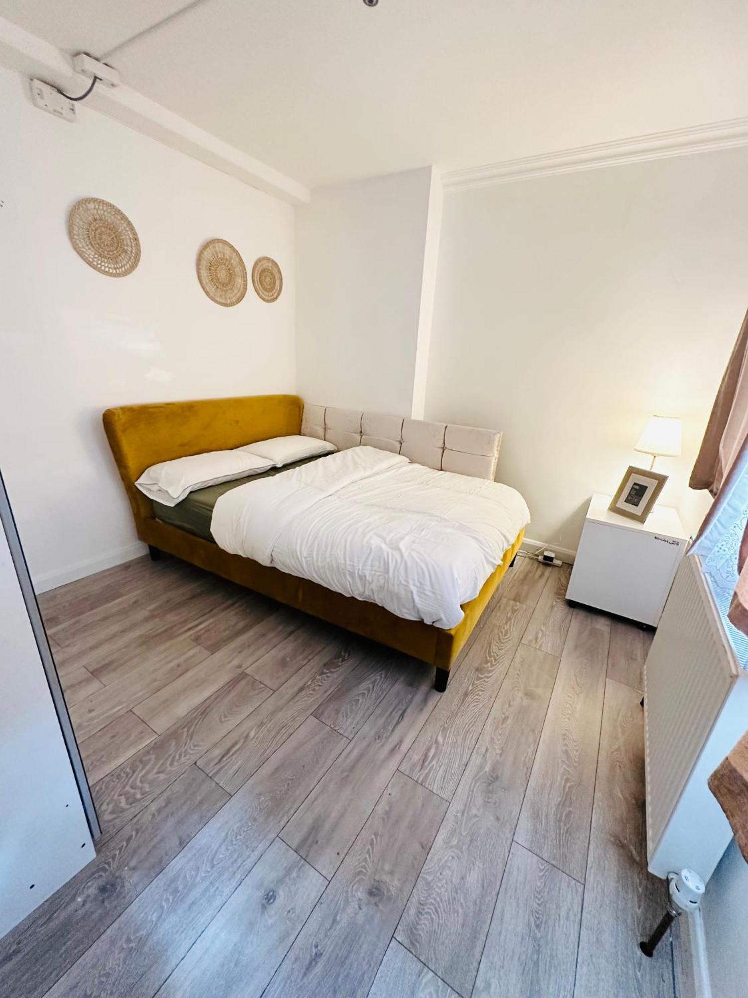Beautiful Home In London With Easy Access To Central London Sutton  Eksteriør bilde