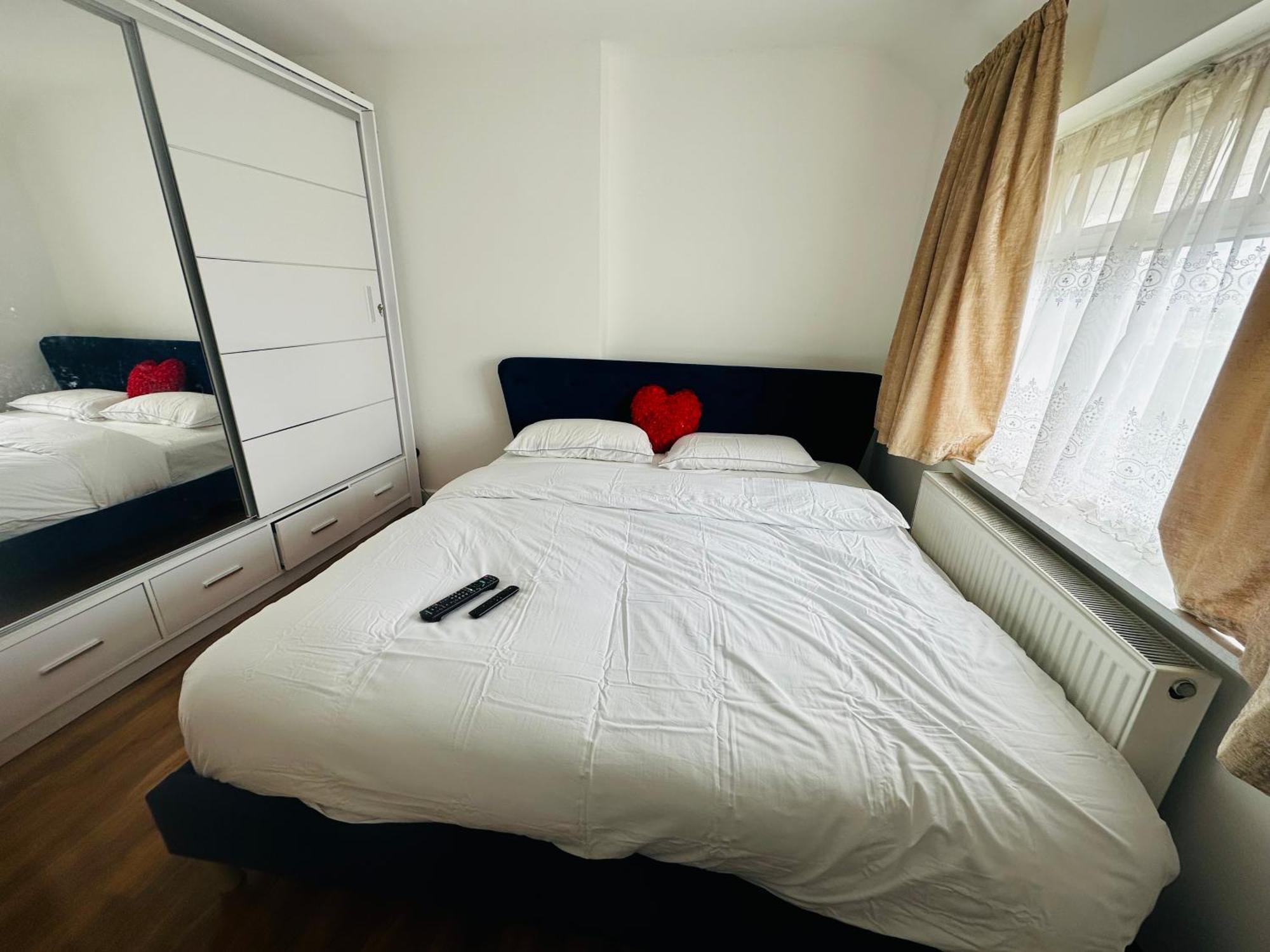 Beautiful Home In London With Easy Access To Central London Sutton  Eksteriør bilde