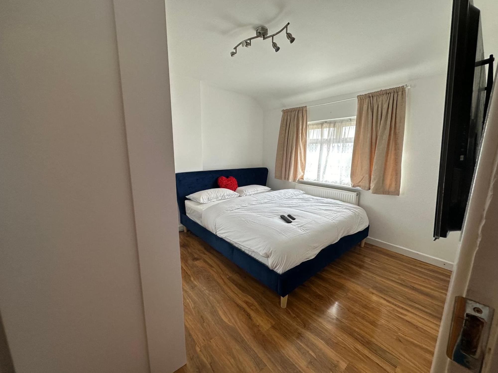 Beautiful Home In London With Easy Access To Central London Sutton  Eksteriør bilde