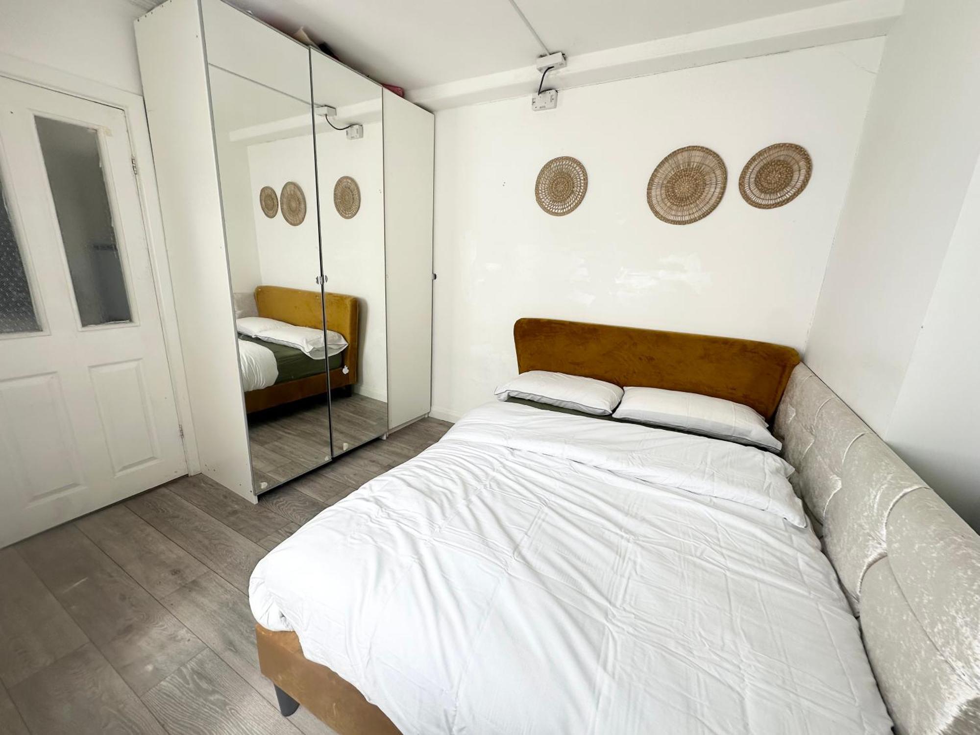 Beautiful Home In London With Easy Access To Central London Sutton  Eksteriør bilde