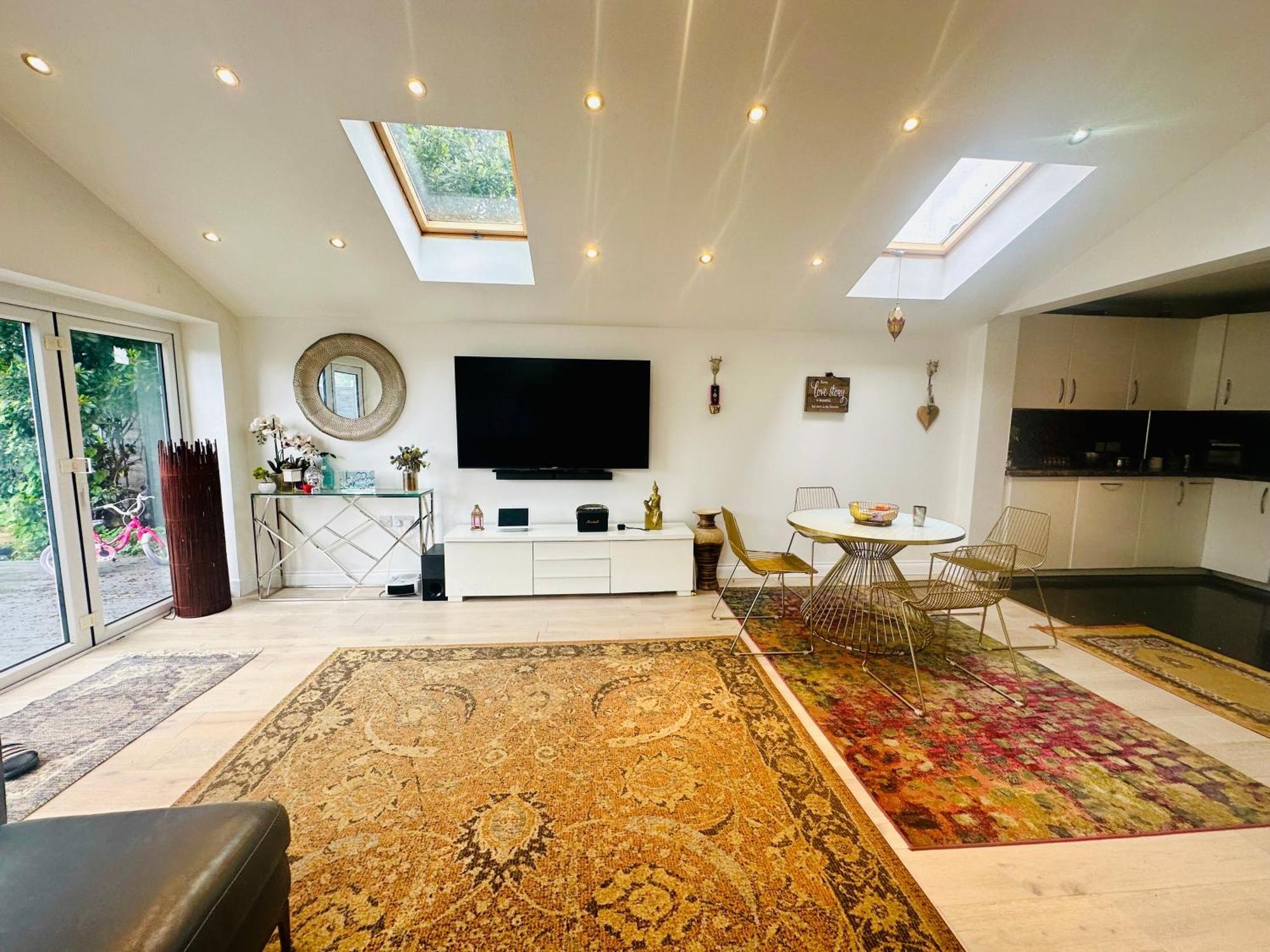 Beautiful Home In London With Easy Access To Central London Sutton  Eksteriør bilde