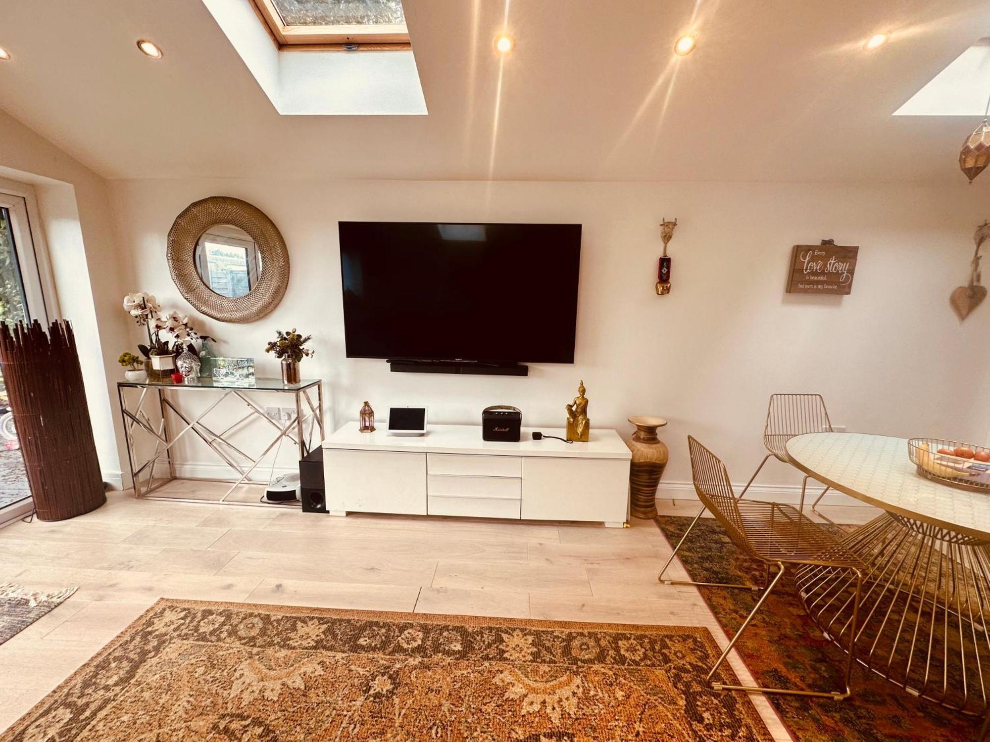 Beautiful Home In London With Easy Access To Central London Sutton  Eksteriør bilde