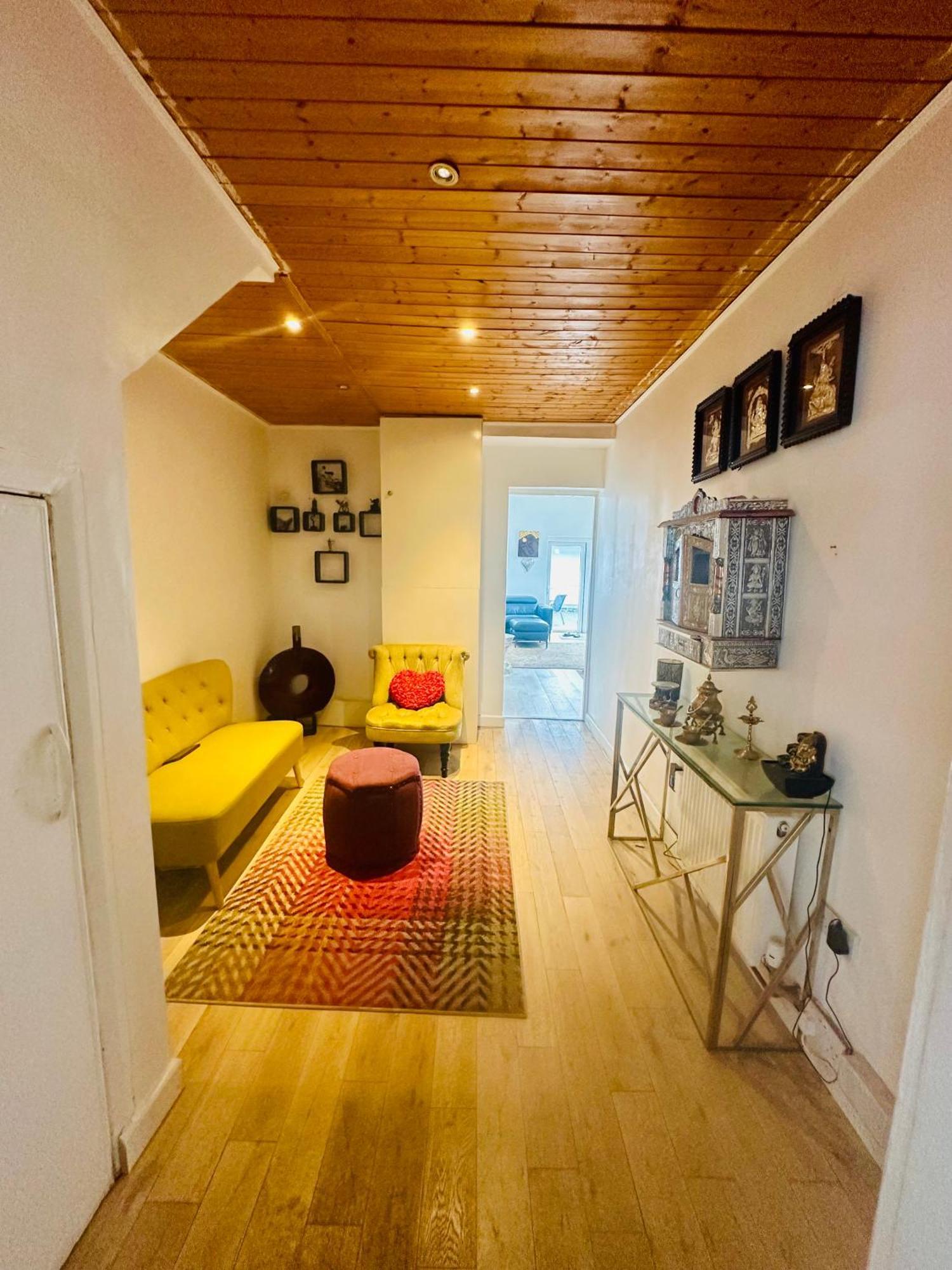 Beautiful Home In London With Easy Access To Central London Sutton  Eksteriør bilde